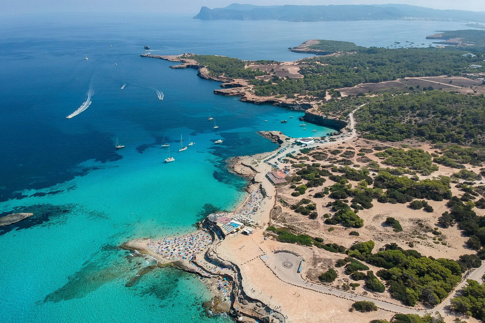 3 piscine naturali ibizenche con un’auto a noleggio