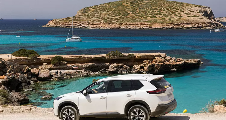Todo lo que debes saber para conducir en Ibiza por primera vez