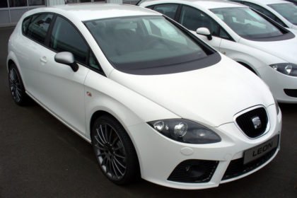 Seat_Leon_1P_FR_Candywei├Я