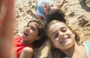 niños-playa
